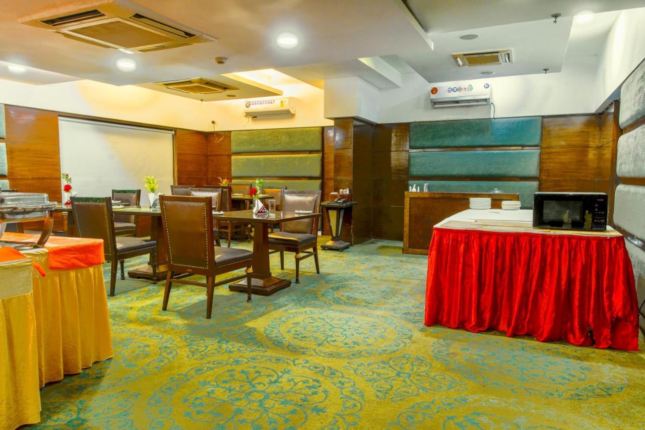 Gis Select Banjara Hill Hyderabad Exterior foto