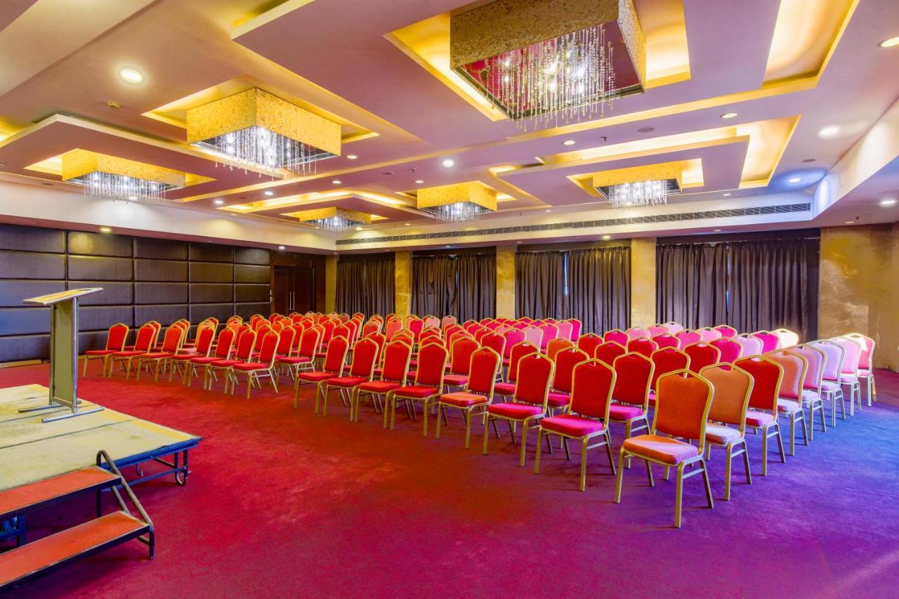 Gis Select Banjara Hill Hyderabad Exterior foto