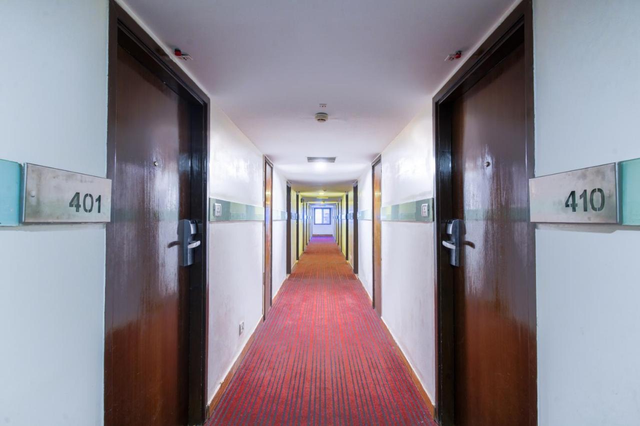 Gis Select Banjara Hill Hyderabad Exterior foto