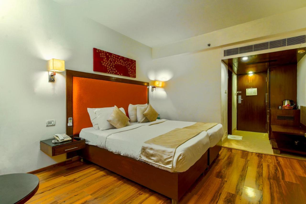 Gis Select Banjara Hill Hyderabad Exterior foto
