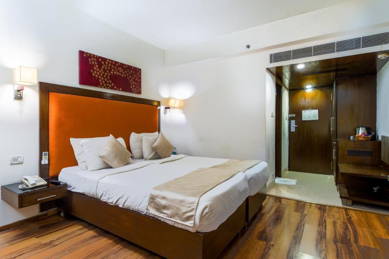 Gis Select Banjara Hill Hyderabad Exterior foto