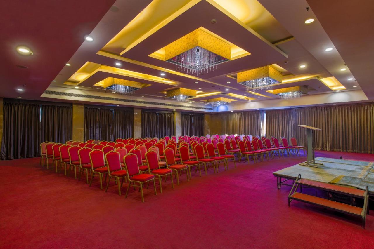 Gis Select Banjara Hill Hyderabad Exterior foto
