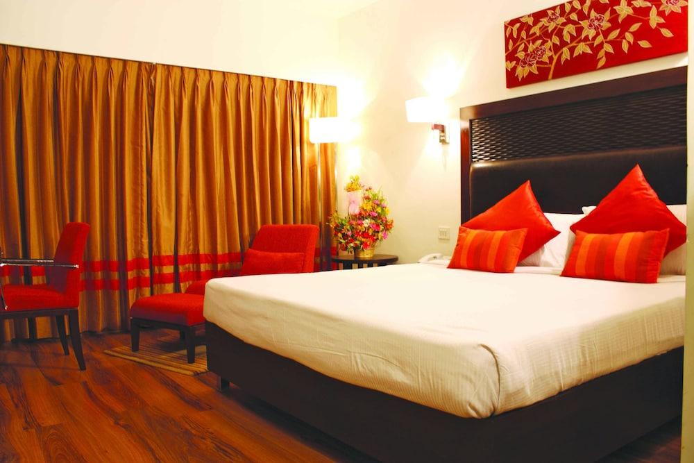 Gis Select Banjara Hill Hyderabad Exterior foto